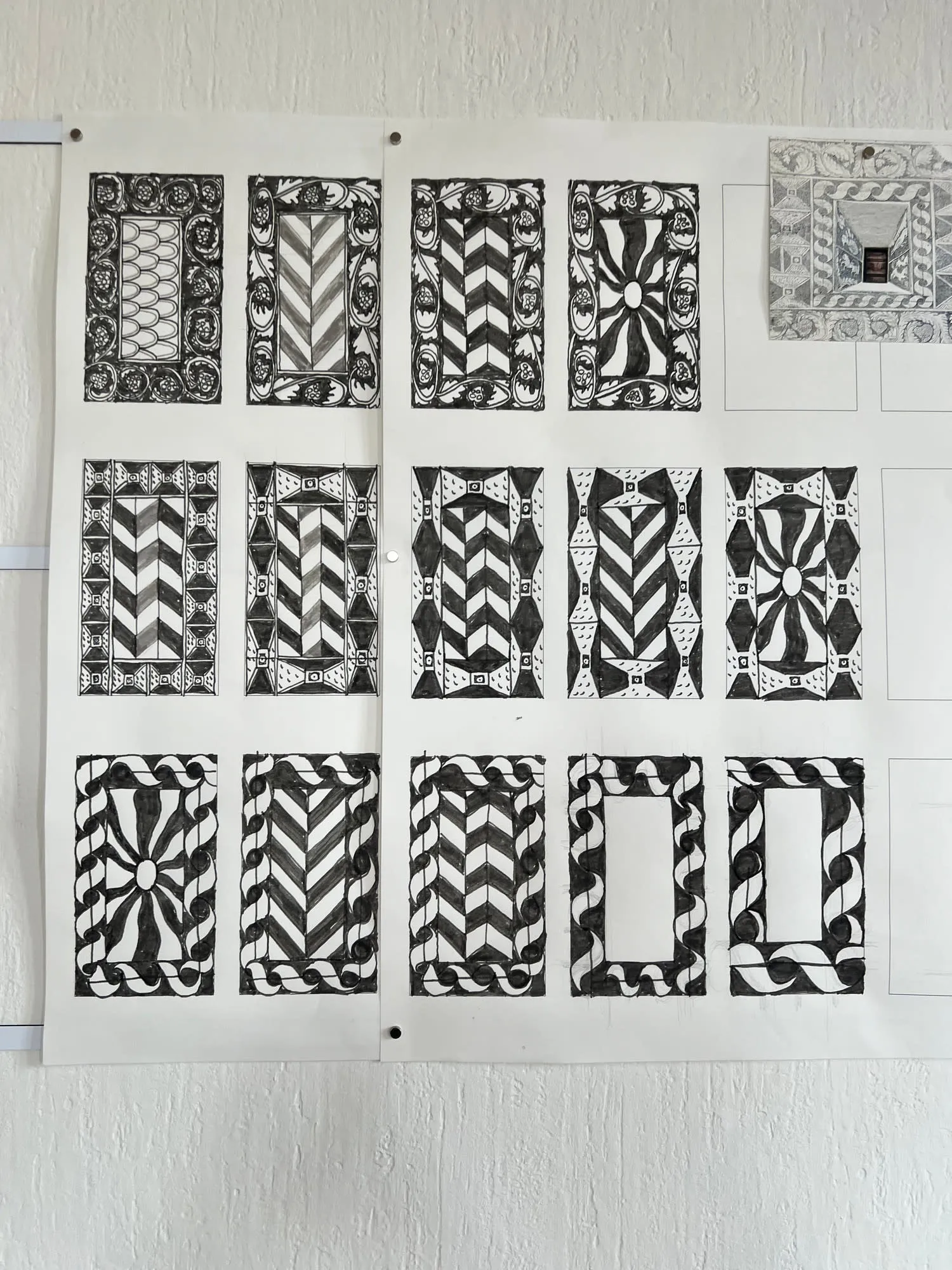Croquis des motifs géométriques du décor Sgraffito