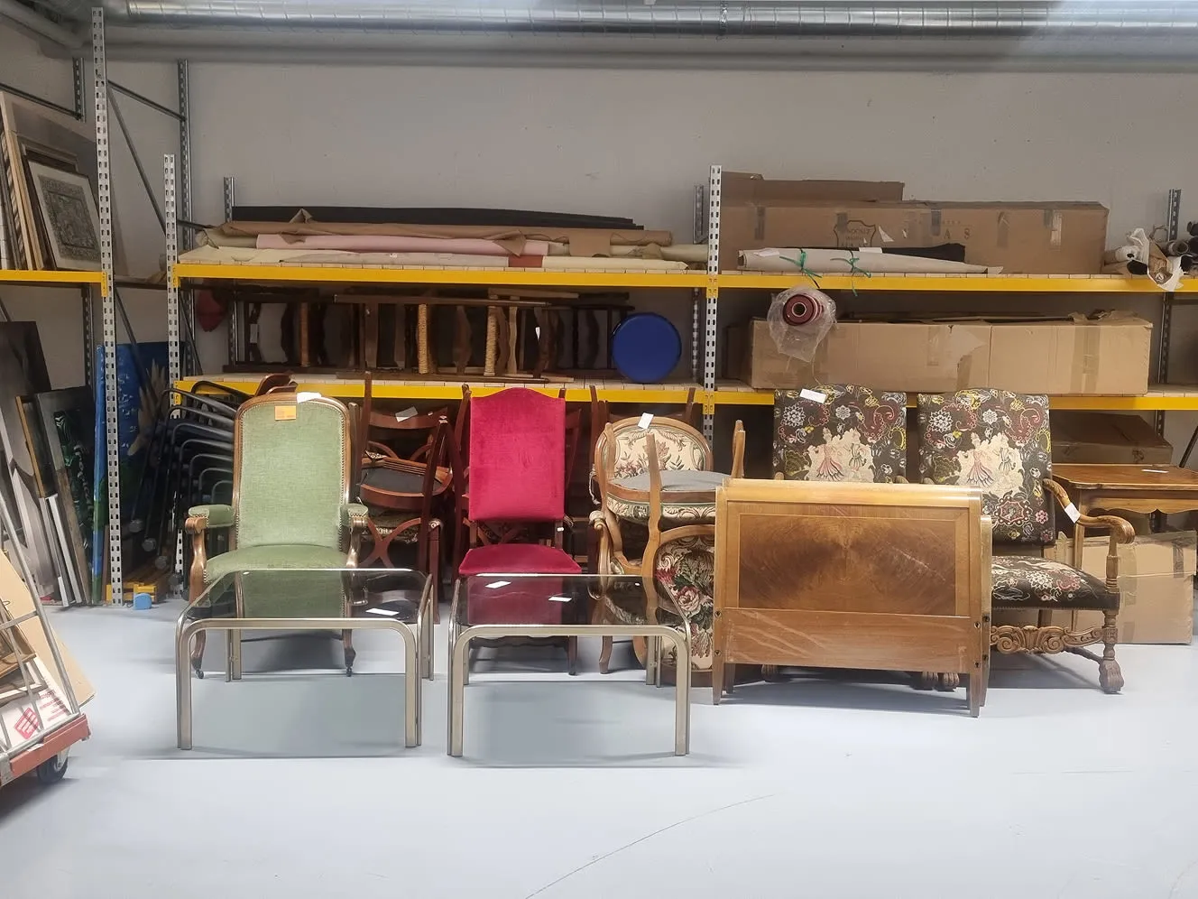 A room filled with lots of different types of furniture